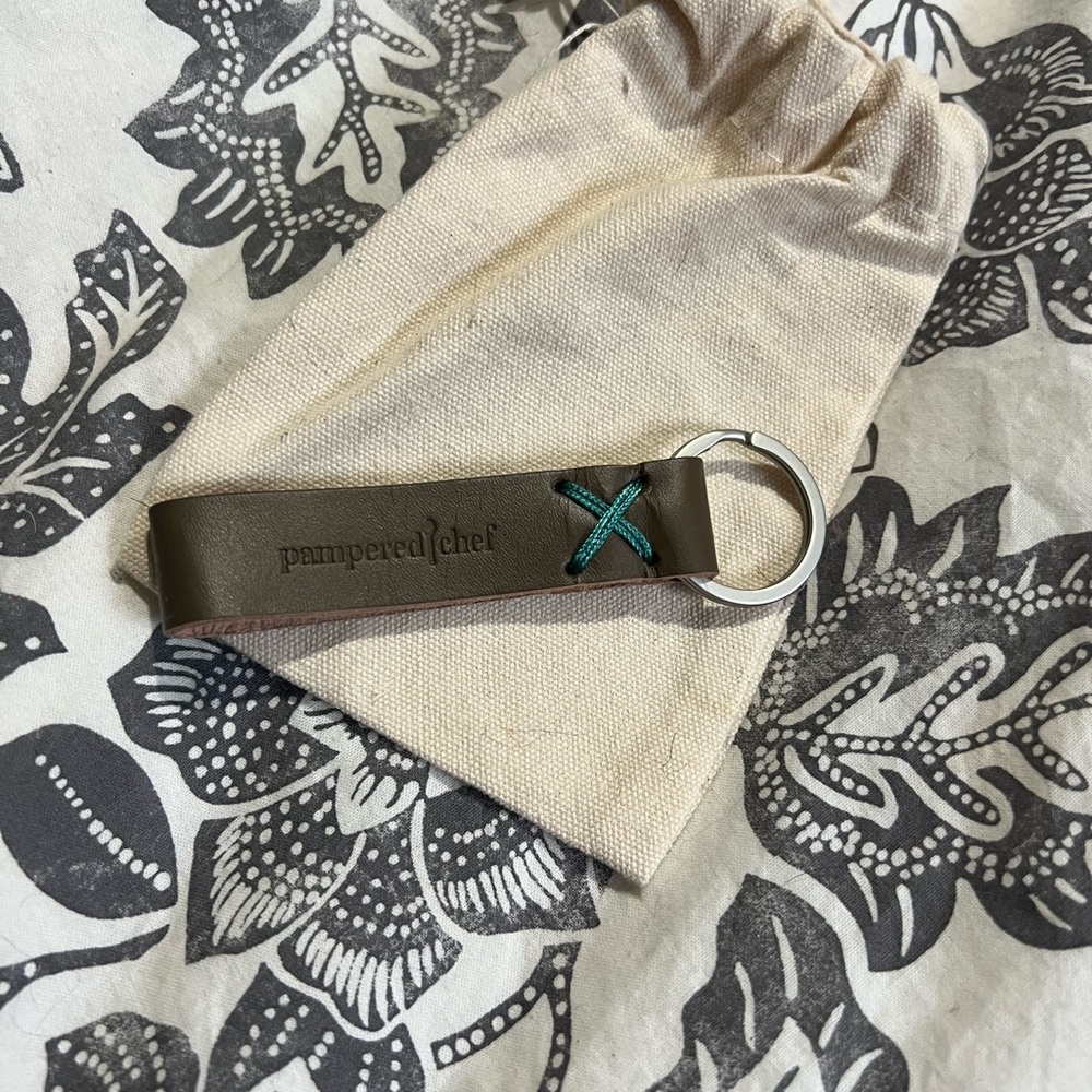 🛍️Add on with purchase Pampered Chef Keyring